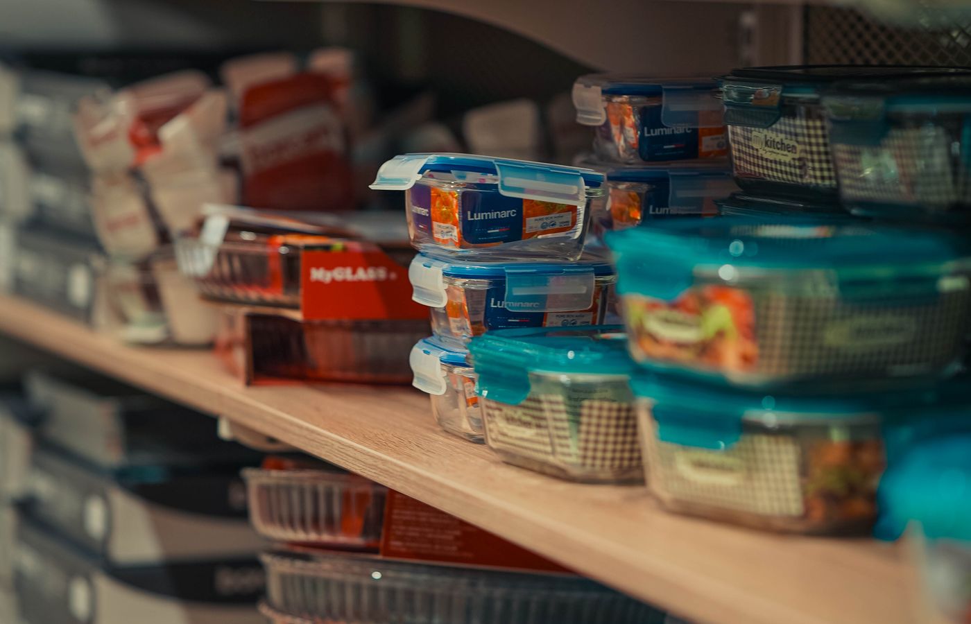 Utensílios organizados em uma cozinha